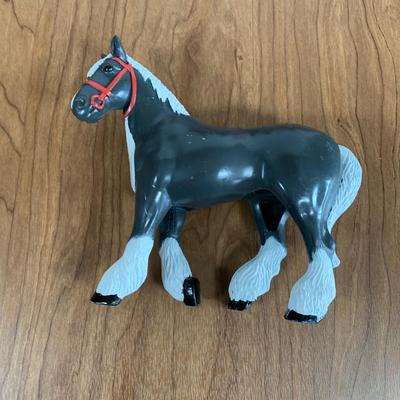 LOT 87 A: Tonka Farm Toys Collection; People, Animals, Fences, Cart, & More