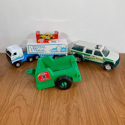 LOT 87 A: Tonka Farm Toys Collection; People, Animals, Fences, Cart, & More