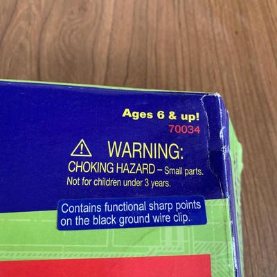 LOT 88 B: 2000 Wild Planet Radio DJ Broadcast Studio & 1993 Vtech Disney's Mickey Mouse Video Painter