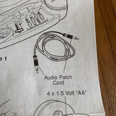LOT 88 B: 2000 Wild Planet Radio DJ Broadcast Studio & 1993 Vtech Disney's Mickey Mouse Video Painter
