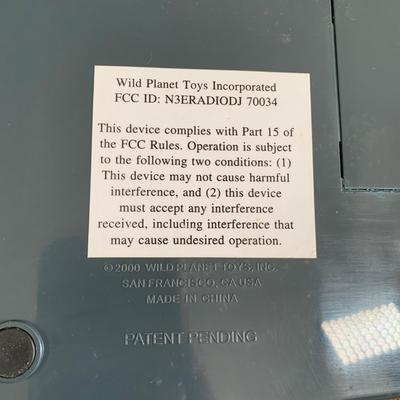 LOT 88 B: 2000 Wild Planet Radio DJ Broadcast Studio & 1993 Vtech Disney's Mickey Mouse Video Painter