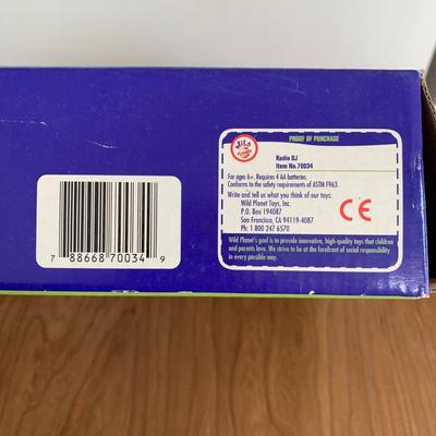 LOT 88 B: 2000 Wild Planet Radio DJ Broadcast Studio & 1993 Vtech Disney's Mickey Mouse Video Painter