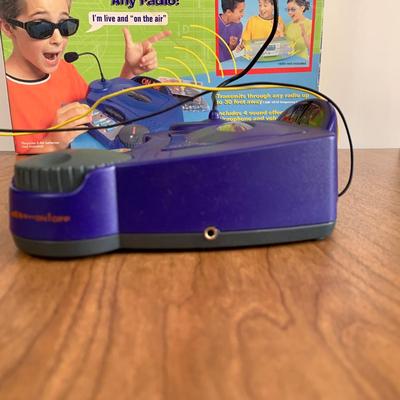 LOT 88 B: 2000 Wild Planet Radio DJ Broadcast Studio & 1993 Vtech Disney's Mickey Mouse Video Painter