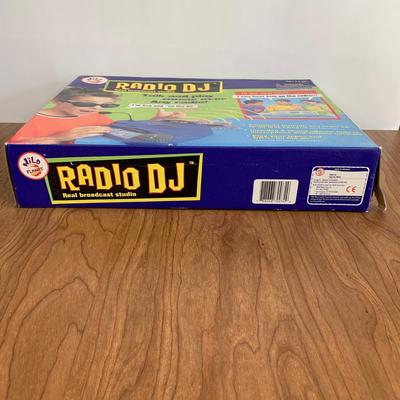 LOT 88 B: 2000 Wild Planet Radio DJ Broadcast Studio & 1993 Vtech Disney's Mickey Mouse Video Painter