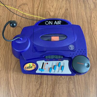 LOT 88 B: 2000 Wild Planet Radio DJ Broadcast Studio & 1993 Vtech Disney's Mickey Mouse Video Painter