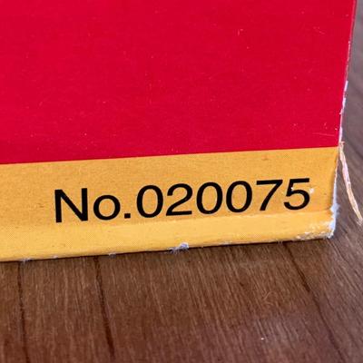 LOT 90 A: NIP Disney's Mickey Mouse Animated Talking Lamp