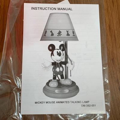 LOT 90 A: NIP Disney's Mickey Mouse Animated Talking Lamp