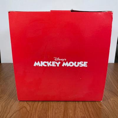 LOT 90 A: NIP Disney's Mickey Mouse Animated Talking Lamp