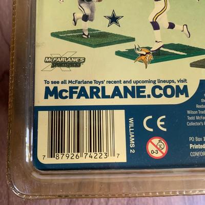 LOT 91 A: NFL Miami Dolphins Sweatshirt & NIP 2004 McFarlane Sports Picks Ricky Williams Figurine