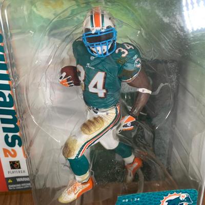 LOT 91 A: NFL Miami Dolphins Sweatshirt & NIP 2004 McFarlane Sports Picks Ricky Williams Figurine