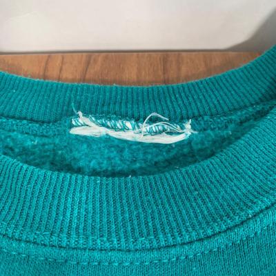 LOT 91 A: NFL Miami Dolphins Sweatshirt & NIP 2004 McFarlane Sports Picks Ricky Williams Figurine