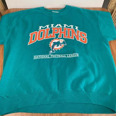 LOT 91 A: NFL Miami Dolphins Sweatshirt & NIP 2004 McFarlane Sports Picks Ricky Williams Figurine
