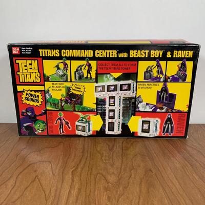 LOT 94 A: NIP 2004 BAN DAI DC Teen Titans Command Center Beast Boy & Raven Set 3 & 4 #12357