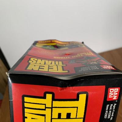 LOT 94 A: NIP 2004 BAN DAI DC Teen Titans Command Center Beast Boy & Raven Set 3 & 4 #12357