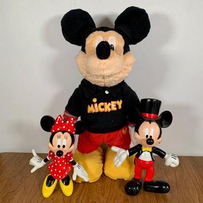 LOT 95 A: 2009 Fisher-Price Disney's Dance Star Mickey Mouse & Vintage Mickey & Minnie Mouse PVC Figurines