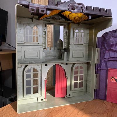 LOT 96 B: 1991 Kenner Animated Batman Wayne Manor Bat Cave Playset