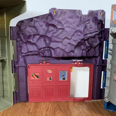 LOT 96 B: 1991 Kenner Animated Batman Wayne Manor Bat Cave Playset