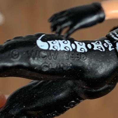 LOT 99 A: 1998 Toy Biz Co. WCW Miniature Metal Figurines