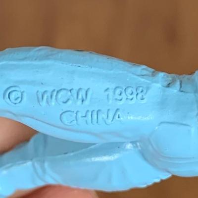 LOT 99 A: 1998 Toy Biz Co. WCW Miniature Metal Figurines