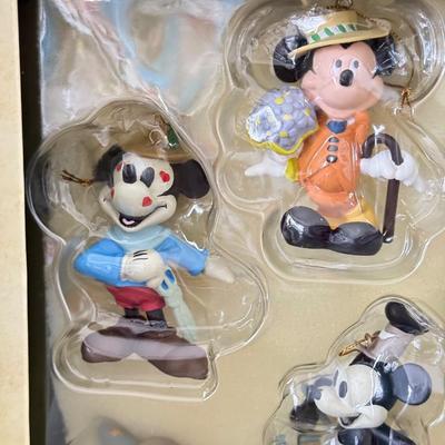 LOT 104B: Disney Holiday Mickey Through the Years Storybook Ornament Set NIB
