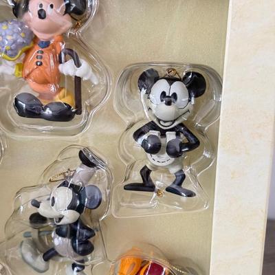 LOT 104B: Disney Holiday Mickey Through the Years Storybook Ornament Set NIB