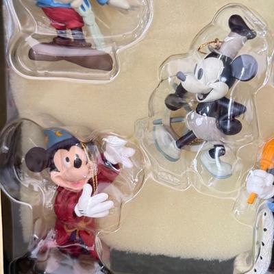 LOT 104B: Disney Holiday Mickey Through the Years Storybook Ornament Set NIB