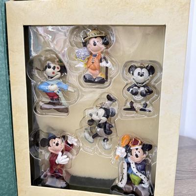 LOT 104B: Disney Holiday Mickey Through the Years Storybook Ornament Set NIB