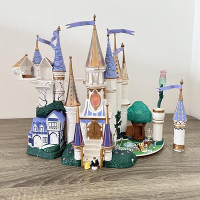 LOT 114B: 1998 Disney Trendmasters Beauty and the Beast Light-Up Castle Playset