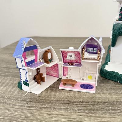 LOT 114B: 1998 Disney Trendmasters Beauty and the Beast Light-Up Castle Playset