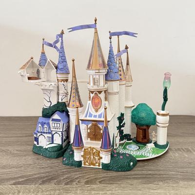 LOT 114B: 1998 Disney Trendmasters Beauty and the Beast Light-Up Castle Playset