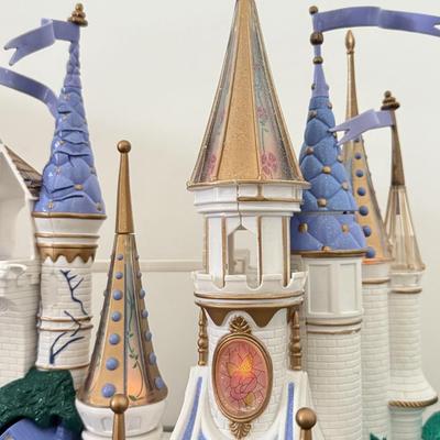 LOT 114B: 1998 Disney Trendmasters Beauty and the Beast Light-Up Castle Playset
