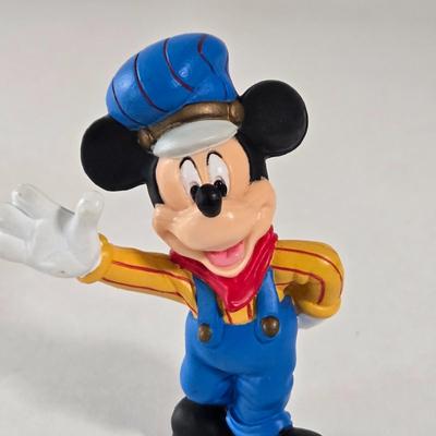 LOT 122A: Walt Disney World Monorail Pieces & 4 Disney Figures