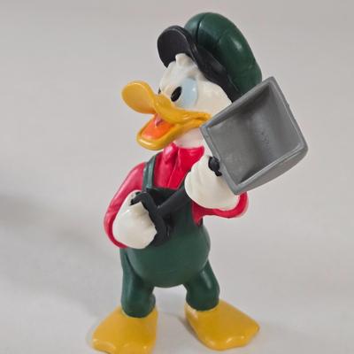 LOT 122A: Walt Disney World Monorail Pieces & 4 Disney Figures