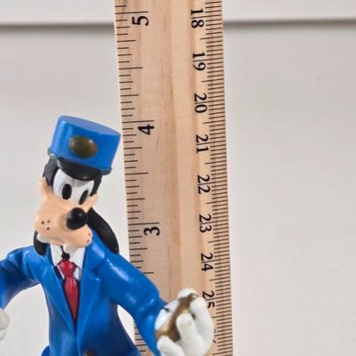 LOT 122A: Walt Disney World Monorail Pieces & 4 Disney Figures