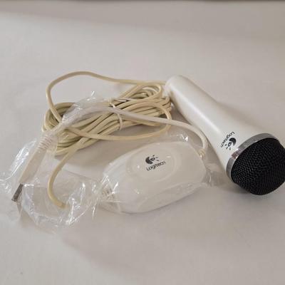 LOT 125B: Nintendo WII Games and Accessories