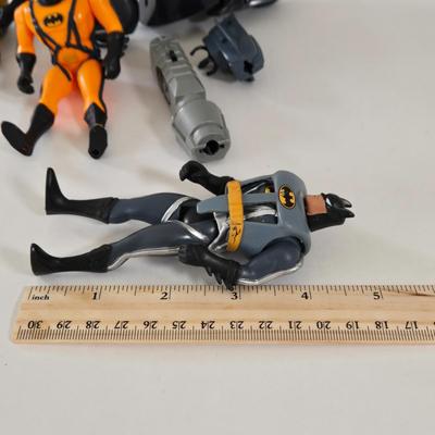 LOT 132L: Batman Collectors Case with a Variety of Batman Figures