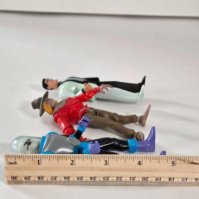 LOT 132L: Batman Collectors Case with a Variety of Batman Figures