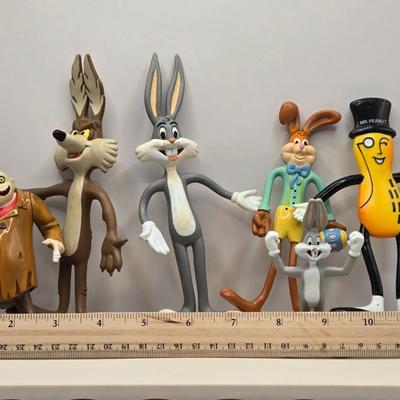 LOT 142A: Collection of Vintage Plastic & Bendable Toys