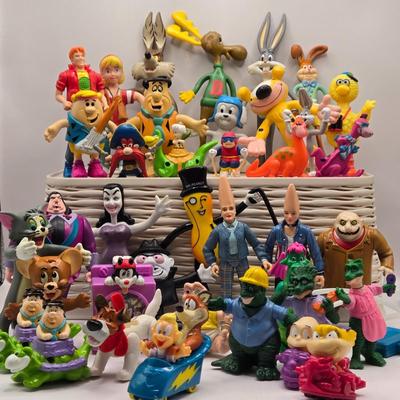 LOT 142A: Collection of Vintage Plastic & Bendable Toys