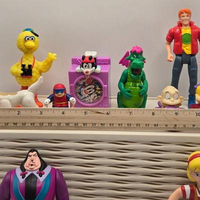 LOT 142A: Collection of Vintage Plastic & Bendable Toys