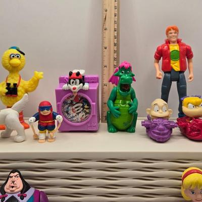 LOT 142A: Collection of Vintage Plastic & Bendable Toys