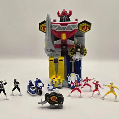 LOT 143A: Power Rangers Megazord & Miniature Power Ranger Toys