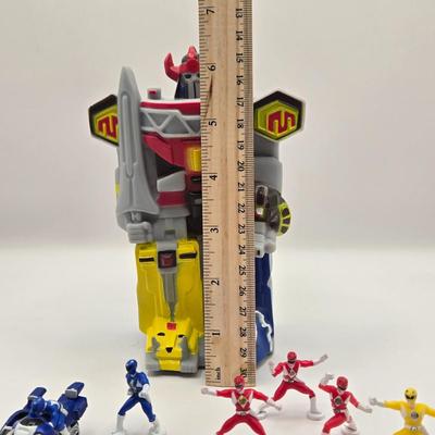 LOT 143A: Power Rangers Megazord & Miniature Power Ranger Toys