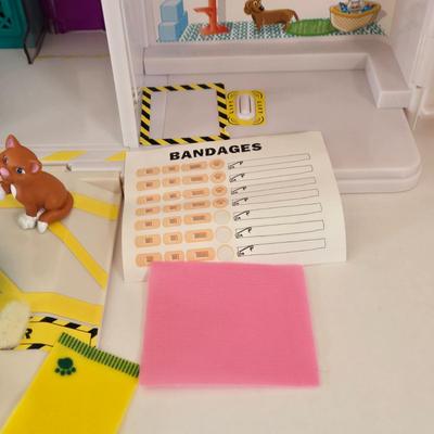 LOT 150L: Animal Planet Animal Rescue Care Center