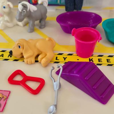 LOT 150L: Animal Planet Animal Rescue Care Center