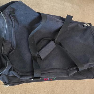 LOT 156B: Large Walt Disney World Duffle Bag on Wheels