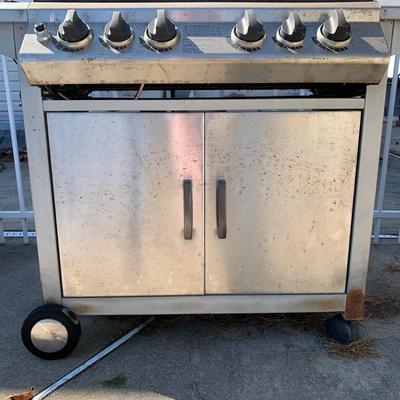 LOT 165 O: OMC Broil Mate Propane Grill #218984 w/ Cover
