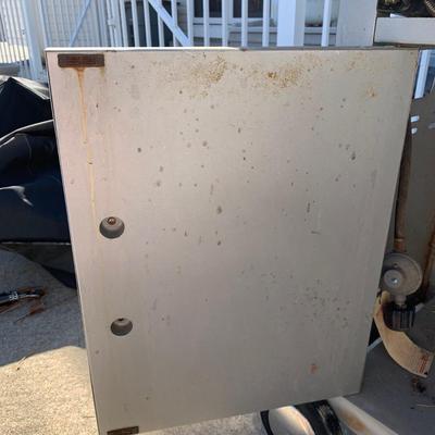 LOT 165 O: OMC Broil Mate Propane Grill #218984 w/ Cover