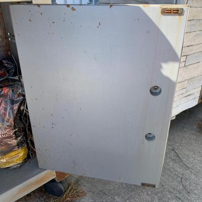 LOT 165 O: OMC Broil Mate Propane Grill #218984 w/ Cover