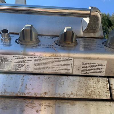 LOT 166 O: Home Depot Charmglow Gourmet Series Gas Grill #810-7600-S